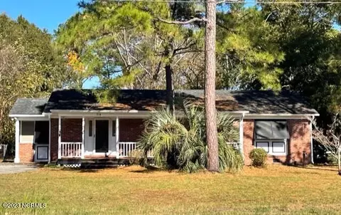 714 Mohican Trl, Wilmington, NC 28409