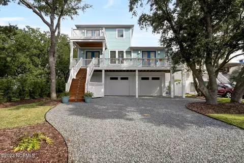 210 Assembly Way Ave, Kure Beach, NC 28449
