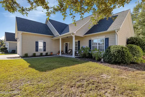 220 Bloomington Ln, Wilmington, NC 28411