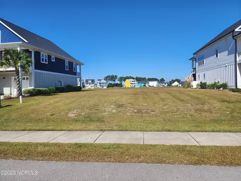 339 Spicer Lake Dr, Holly Ridge, NC 28445