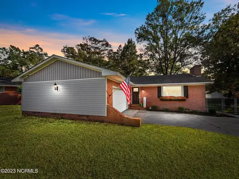 106 White Oak St, Jacksonville, NC 28540