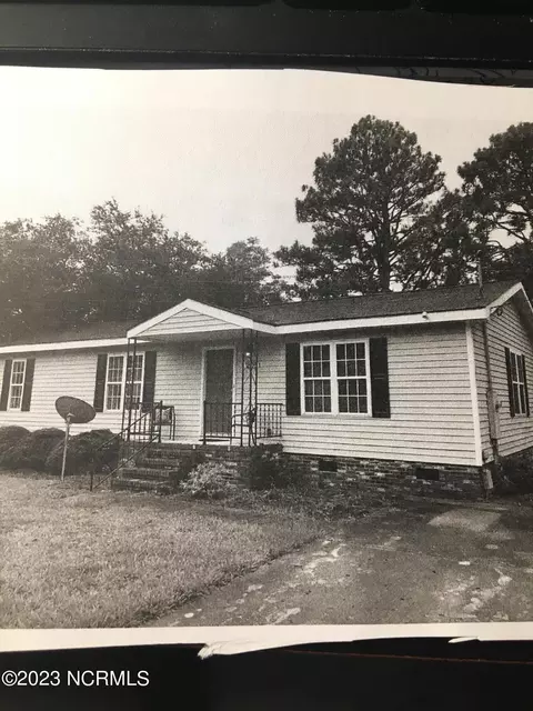 1809 Lambeth St, Lumberton, NC 28358