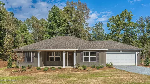 555 Mcneill Rd, Southern Pines, NC 28387