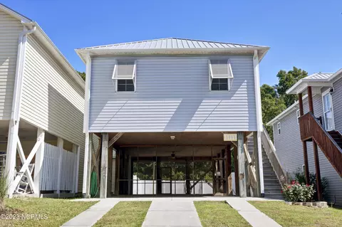 111 James Ave #B, Surf City, NC 28445