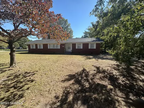 142 E Randolph St, Candor, NC 27229