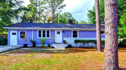 1009 Adelaide Dr, Wilmington, NC 28412