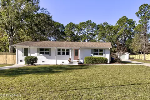 316 Toulon Dr, Wilmington, NC 28405