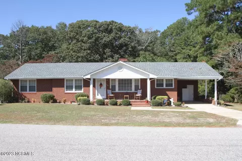 106 Hill St, Elizabethtown, NC 28337