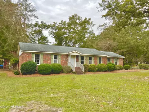 2080 Dogwood Ln, Kinston, NC 28504