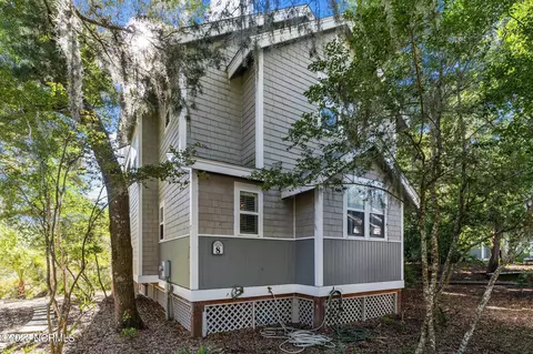 8 Sabal Palm Ct, Bald Head Island, NC 28461