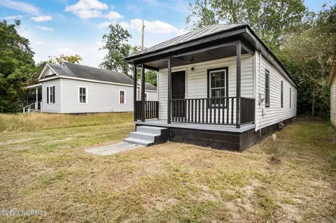 305 N Orion St, Kinston, NC 28501