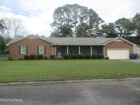 2805 Oakland Dr, Kinston, NC 28504
