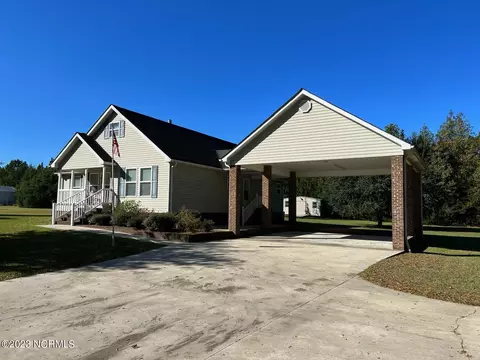 841 5th St, Bladenboro, NC 28320