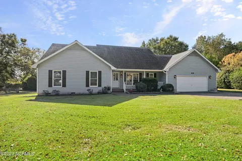 808 Brown Pelican Ct, Hampstead, NC 28443