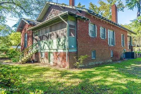 519 Champlain St, Hamlet, NC 28345 photo 6