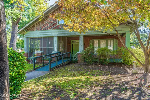 519 Champlain St, Hamlet, NC 28345