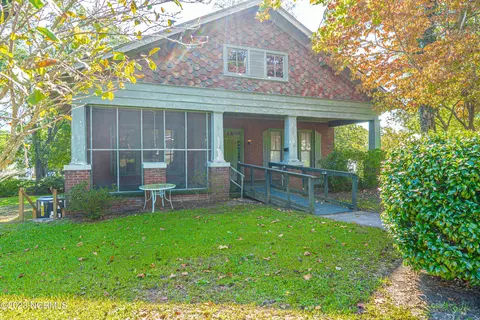 519 Champlain St, Hamlet, NC 28345 photo 3