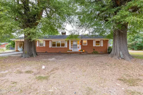 423 Steed St, Candor, NC 27229
