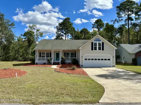 806 Black Swan Rd, New Bern, NC 28560