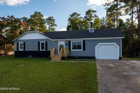 106 Manchester Rd, Havelock, NC 28532