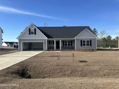 605 Macy Pl, Hubert, NC 28539