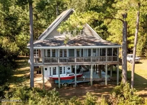 101 Lancaster Ln, Merritt, NC 28556