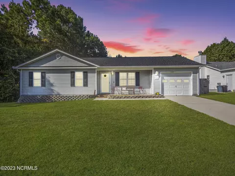 1040 Shirley Dr, Jacksonville, NC 28540