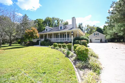 108 Chris St, Mount Olive, NC 28365 photo 2