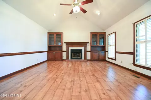 108 Chris St, Mount Olive, NC 28365 photo 8