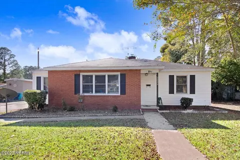 2226 Hawthorne Ave, Kinston, NC 28501