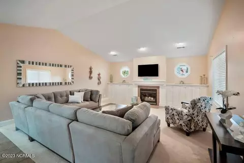 707 Mississippi Ave, Kure Beach, NC 28449