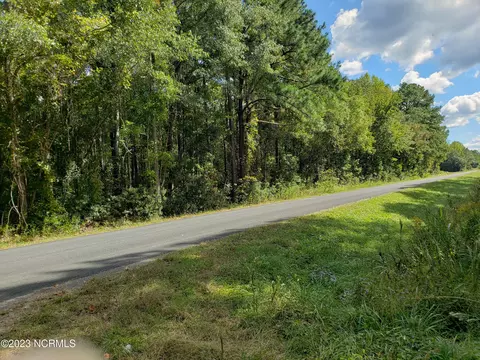 001 Swan Point Rd, Bayboro, NC 28515