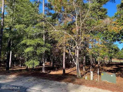 20 Kenwood Ct, Pinehurst, NC 28374