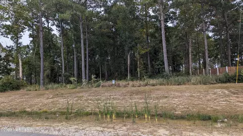 402 Palustris Ct, Holly Ridge, NC 28445