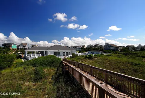 Exterior - 205 Windjammer E, Emerald Isle, NC 28594 photo 10 of 12