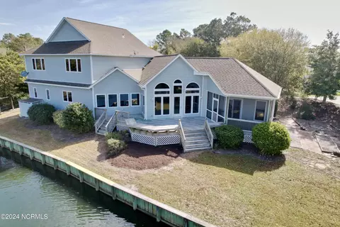 Exterior - 205 Windjammer E, Emerald Isle, NC 28594 photo 4 of 12