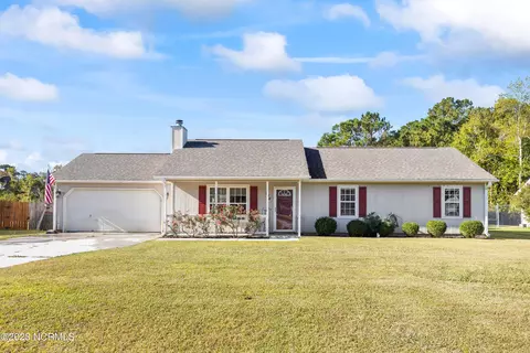 244 Zachary Ln, Hubert, NC 28539
