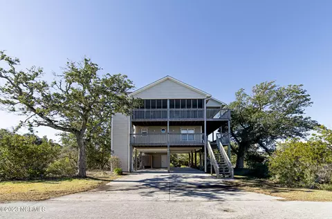 10 Maritime Dr, Surf City, NC 28445