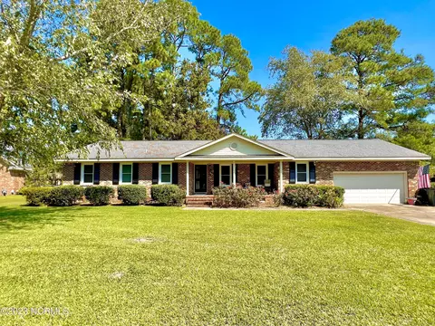 2813 Oakland Dr, Kinston, NC 28504