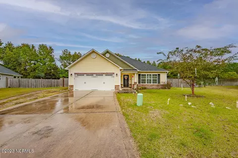 605 Spoleto Ct, Swansboro, NC 28584