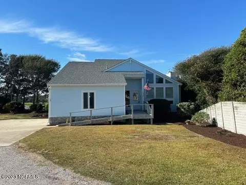 109 Oakleaf Dr, Pine Knoll Shores, NC 28512