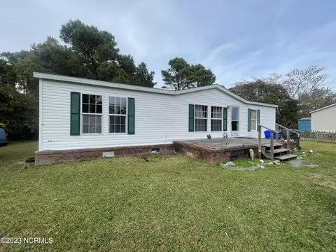 106 Olivia Rd, Beaufort, NC 28516