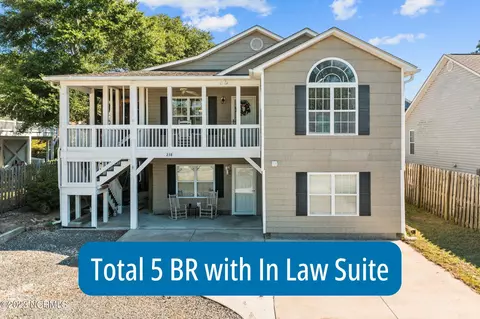 238 NE 35th St, Oak Island, NC 28465