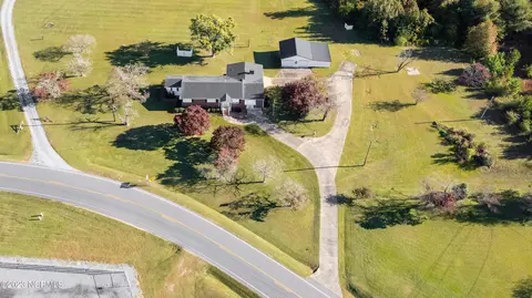 566 Dunn Rd, Roseboro, NC 28382