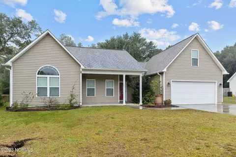 107 Wild Oak Dr, Bogue, NC 28570