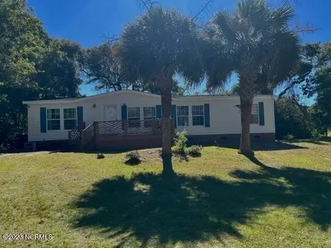 113 Pinewood Dr, Atlantic Beach, NC 28512