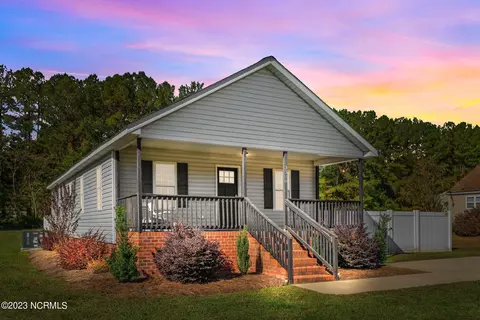 3328 Taylors Pointe Drive Dr, Winterville, NC 28590