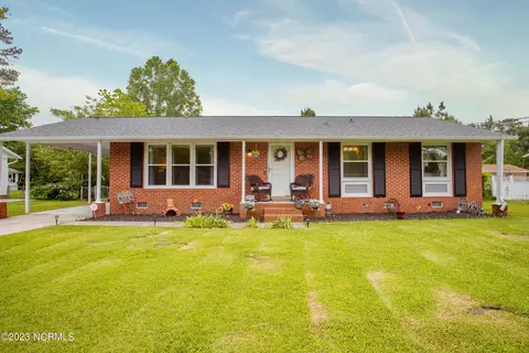 106 Stratford Rd, Havelock, NC 28532