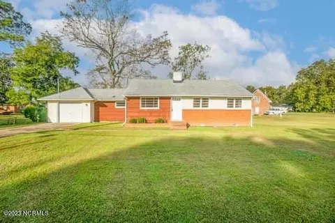 1203 Harris Dr, Elizabeth City, NC 27909