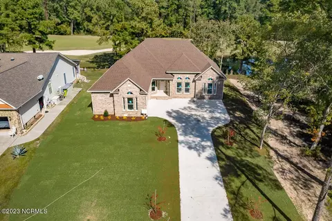 1021 Barkentine Dr, New Bern, NC 28560